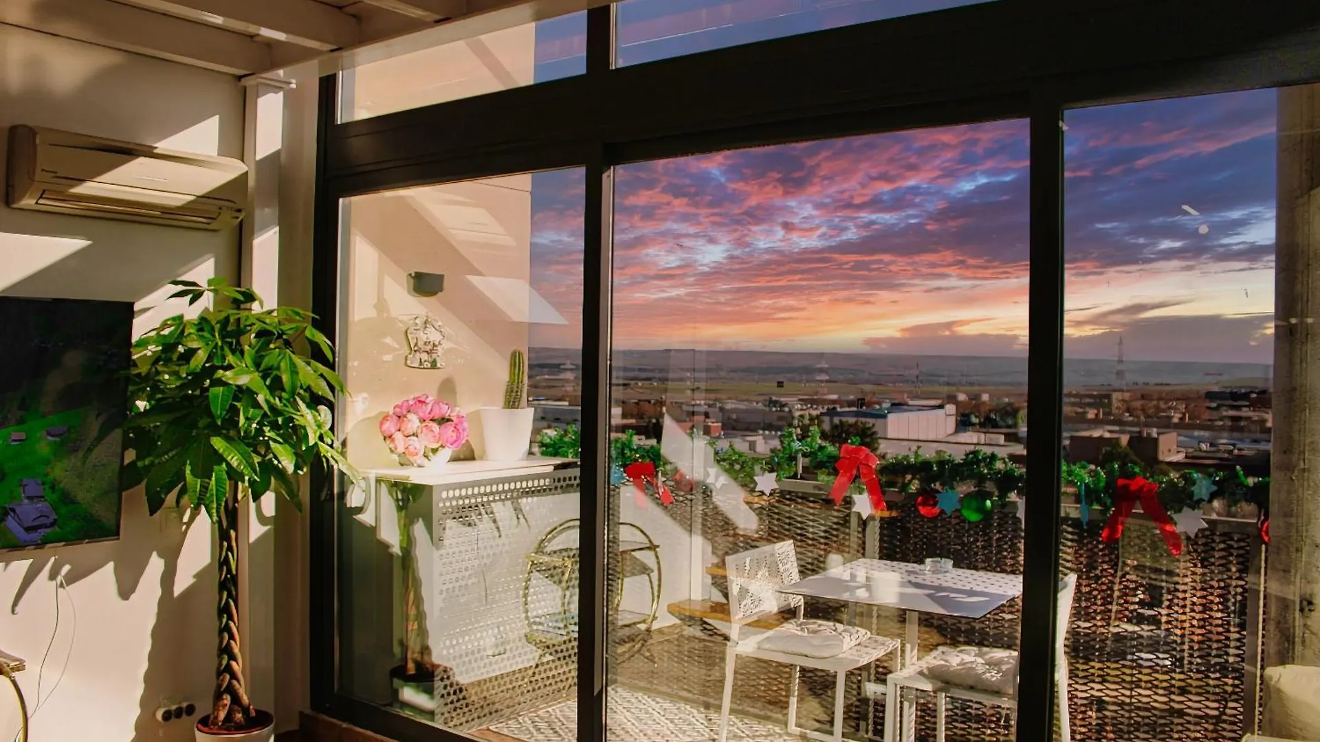 Madrid Sky Luxury Penthouse 6Pax 10 Min Airport Apartment San Sebastian de los Reyes