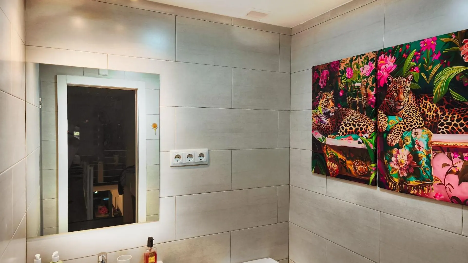 Madrid Sky Luxury Penthouse 6Pax 10 Min Airport Apartment San Sebastian de los Reyes