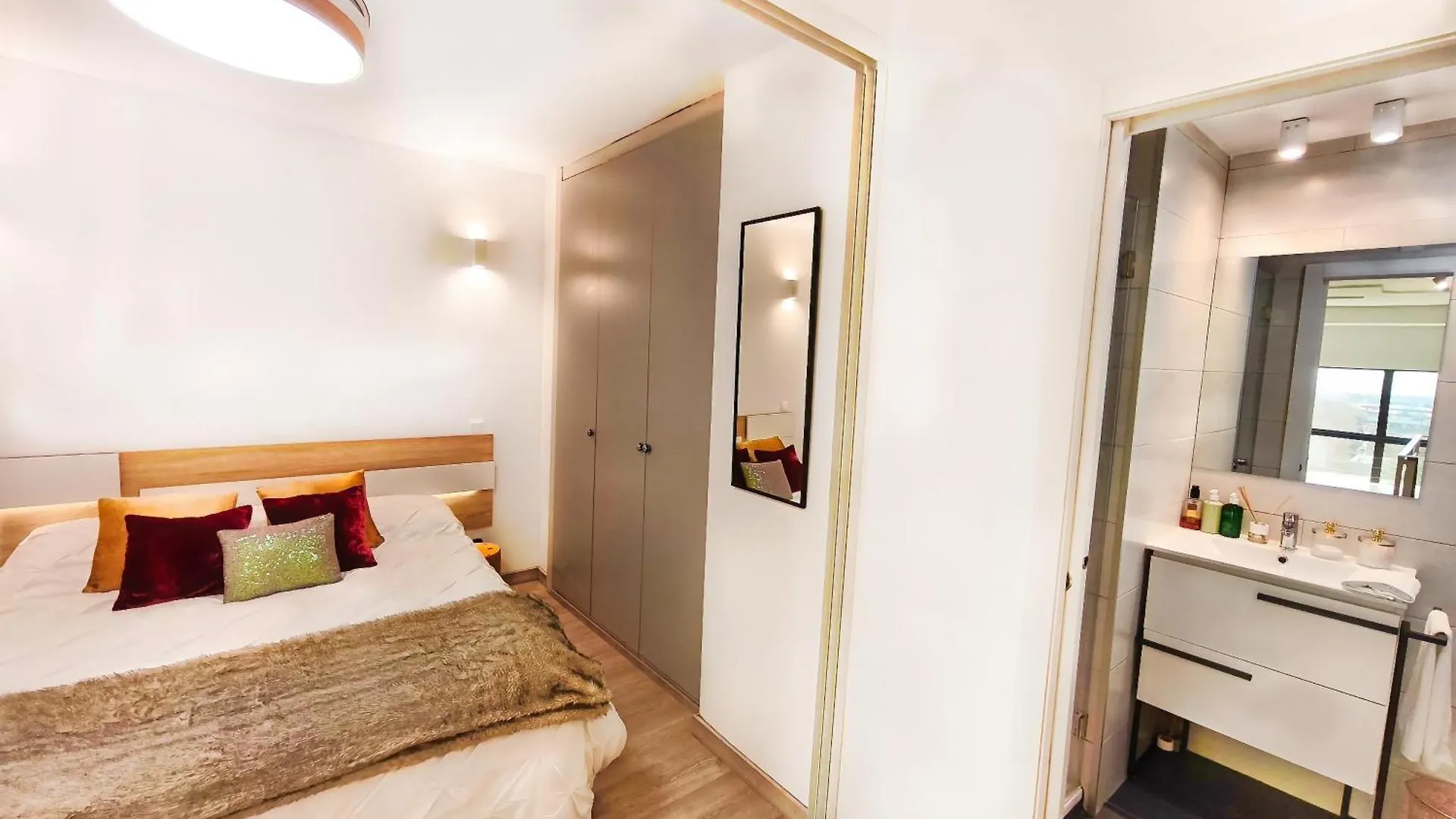 Madrid Sky Luxury Penthouse 6Pax 10 Min Airport Apartment San Sebastian de los Reyes